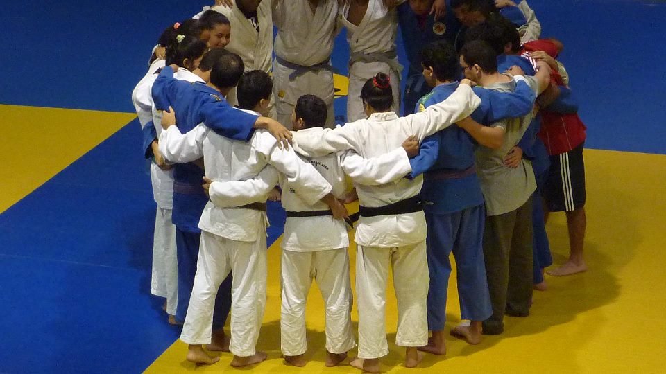 Atletas da Rocinha - Superar